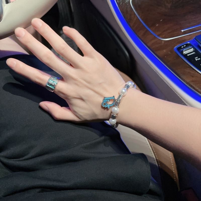 chr1st1an D10r bracelets